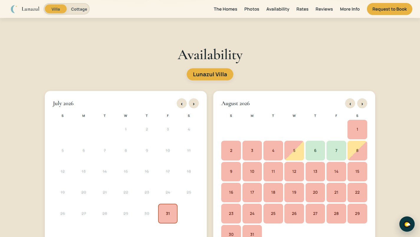 The Lunazul availability calendar for July and August 2026, showing booked nights in pink, free nights in green, and two days drawn as diagonal pink and yellow splits